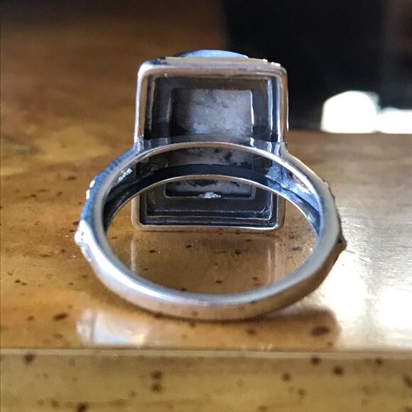 White Buffalo Sterling Silver Ring Size 7 - Picture 4 of 8